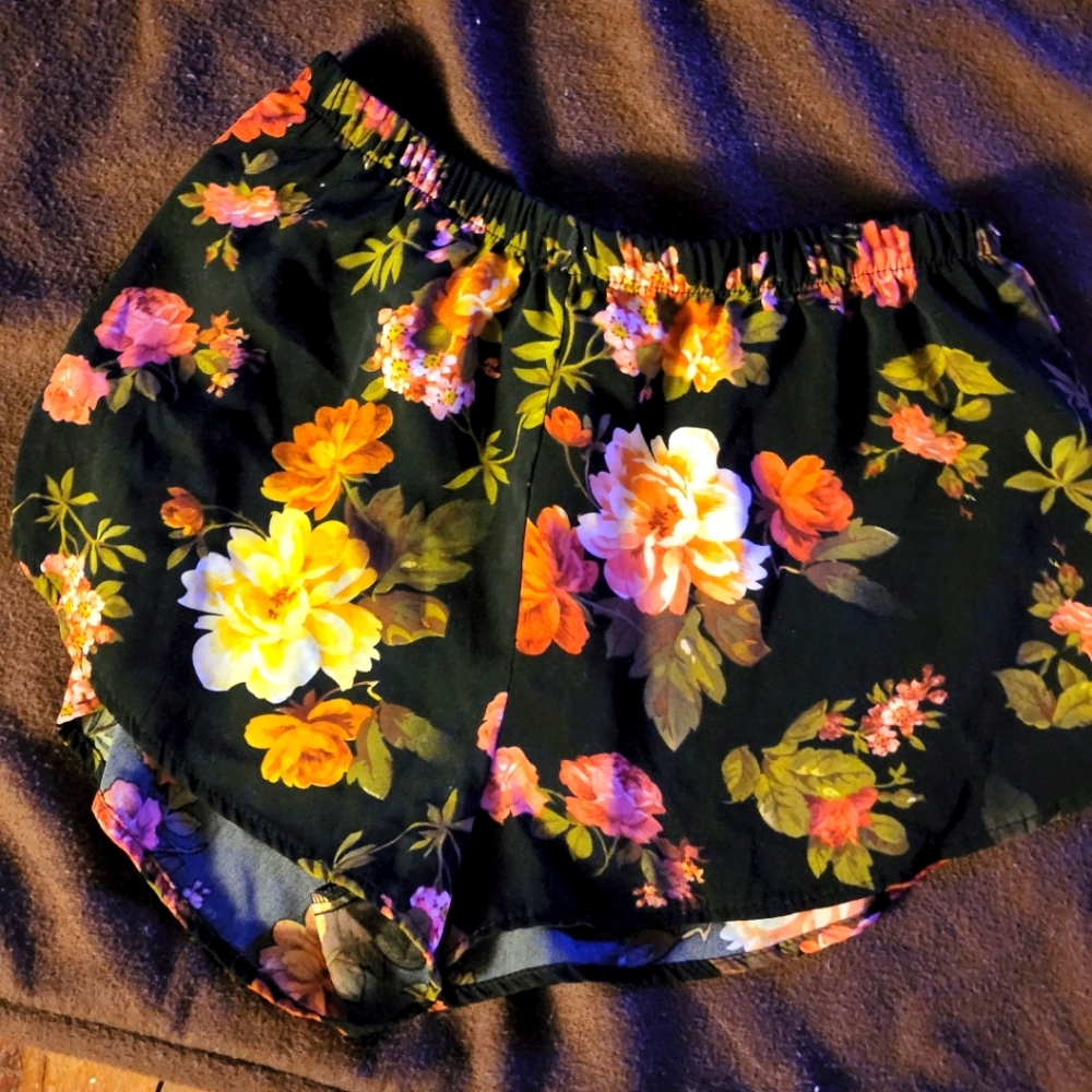 Dress floral shorts